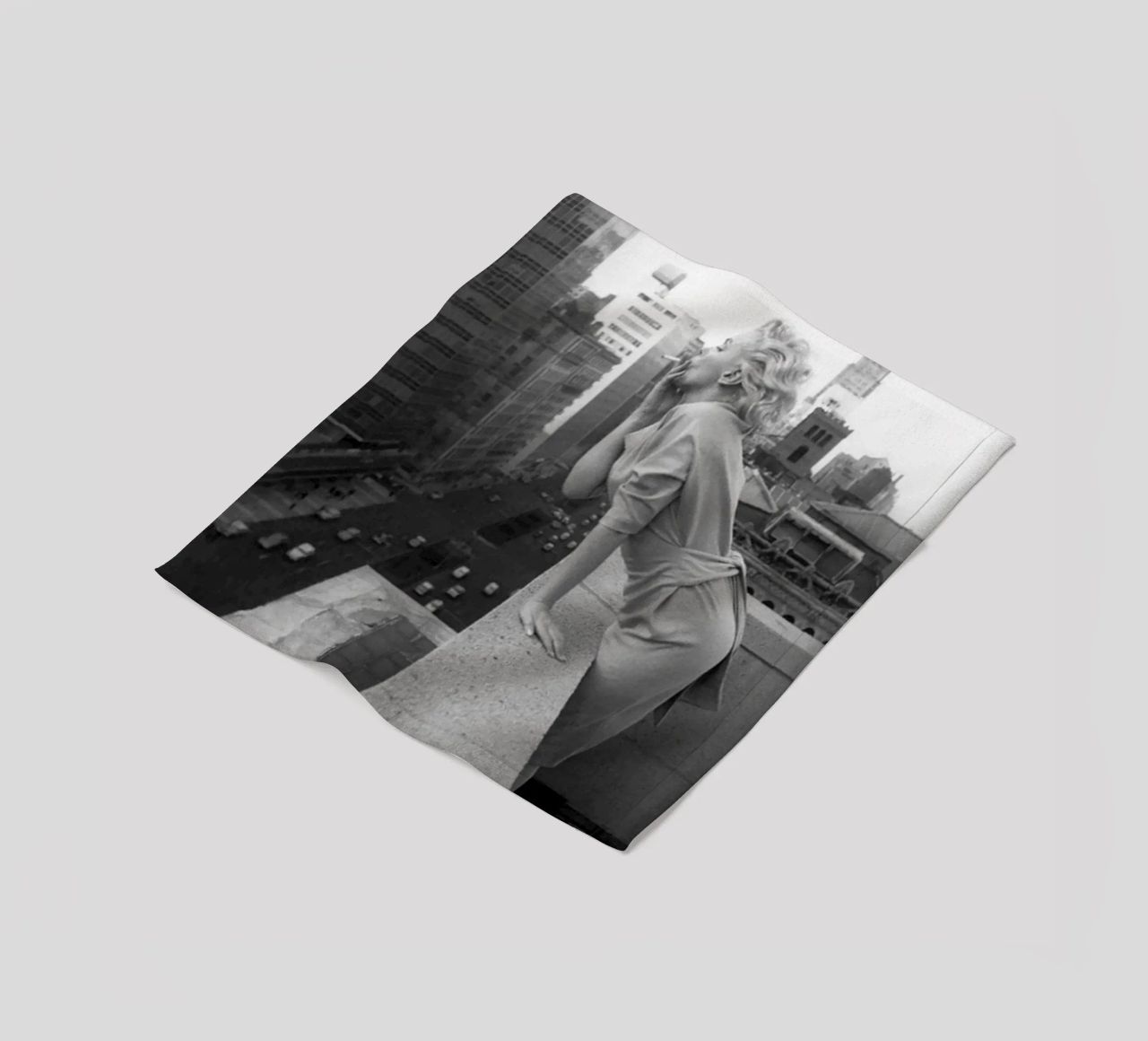 Marilyn in albergo coperta in pile da Cosmos Studio