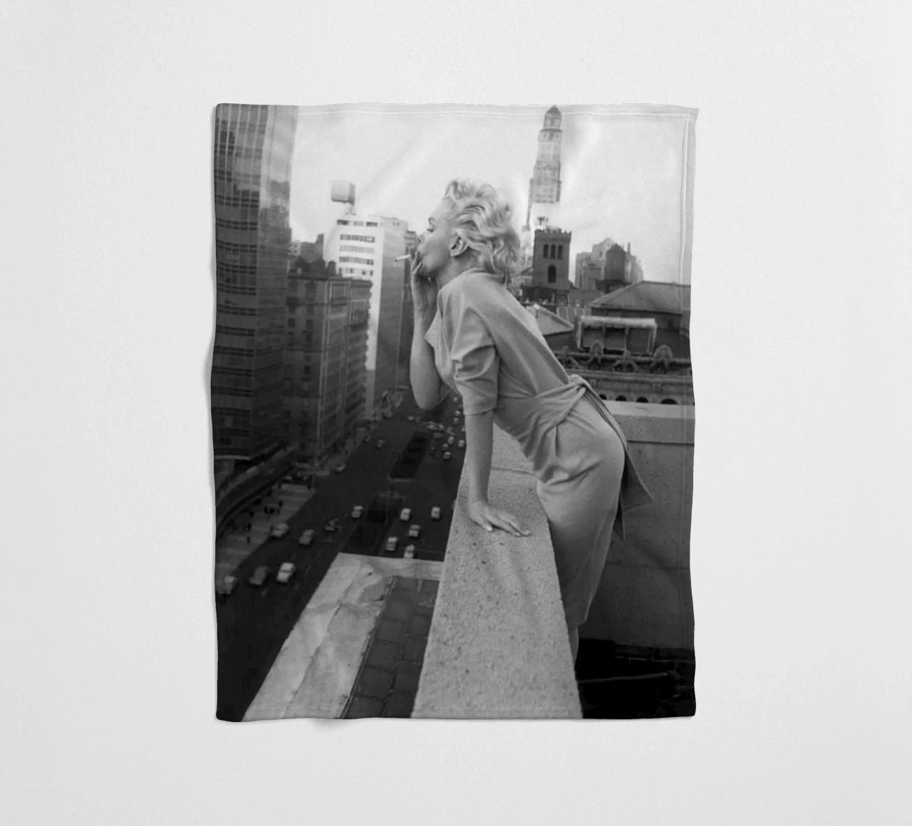 Marilyn in albergo coperta in pile da Cosmos Studio