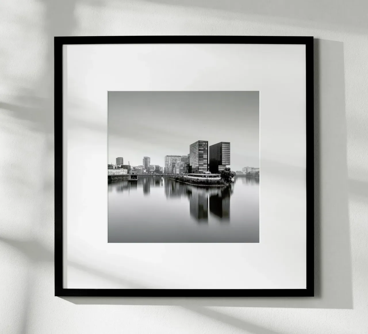 Medienhafen Ii | Düsseldorf 2020 poster con telaio in legno da Håggard Photography | Ronny Behnert