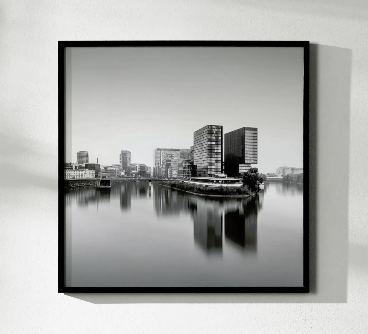 Medienhafen Ii | Düsseldorf 2020 poster con telaio in legno da Håggard Photography | Ronny Behnert
