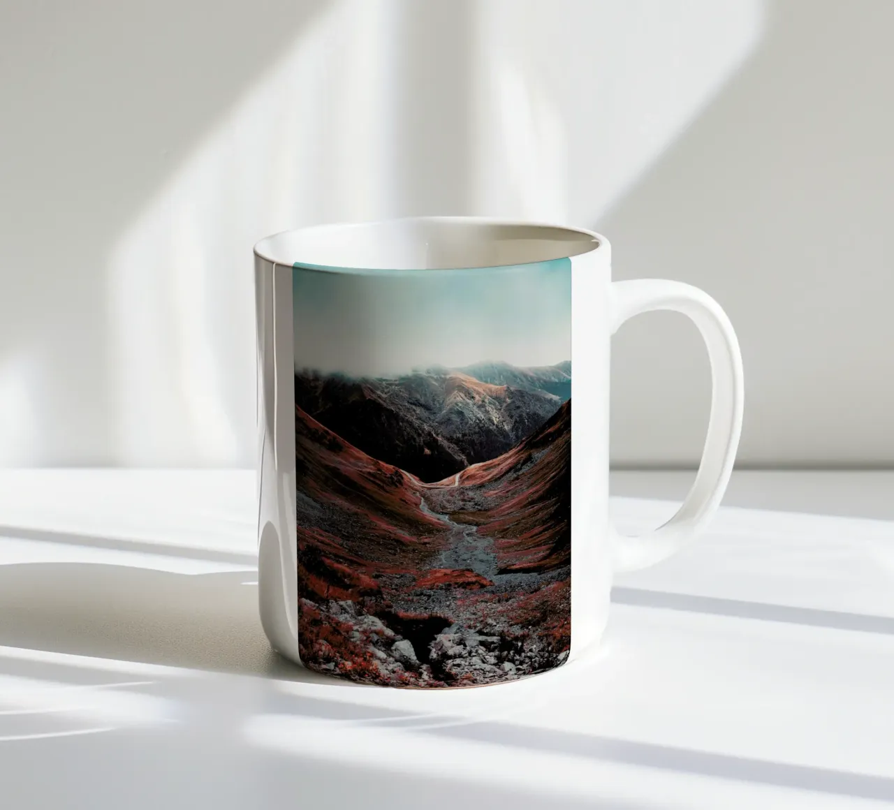 Romanian Mountains III tazza in ceramica da Sebastian Hilgetag