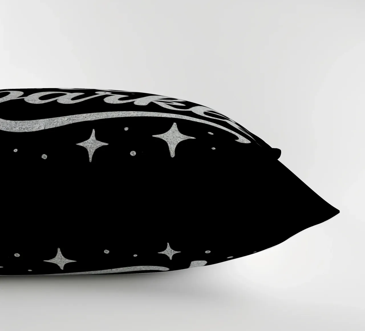 Messaggio "Born to sparkle" (nato per brillare) in lettere d'argento lucido cuscino da DesignDoodle