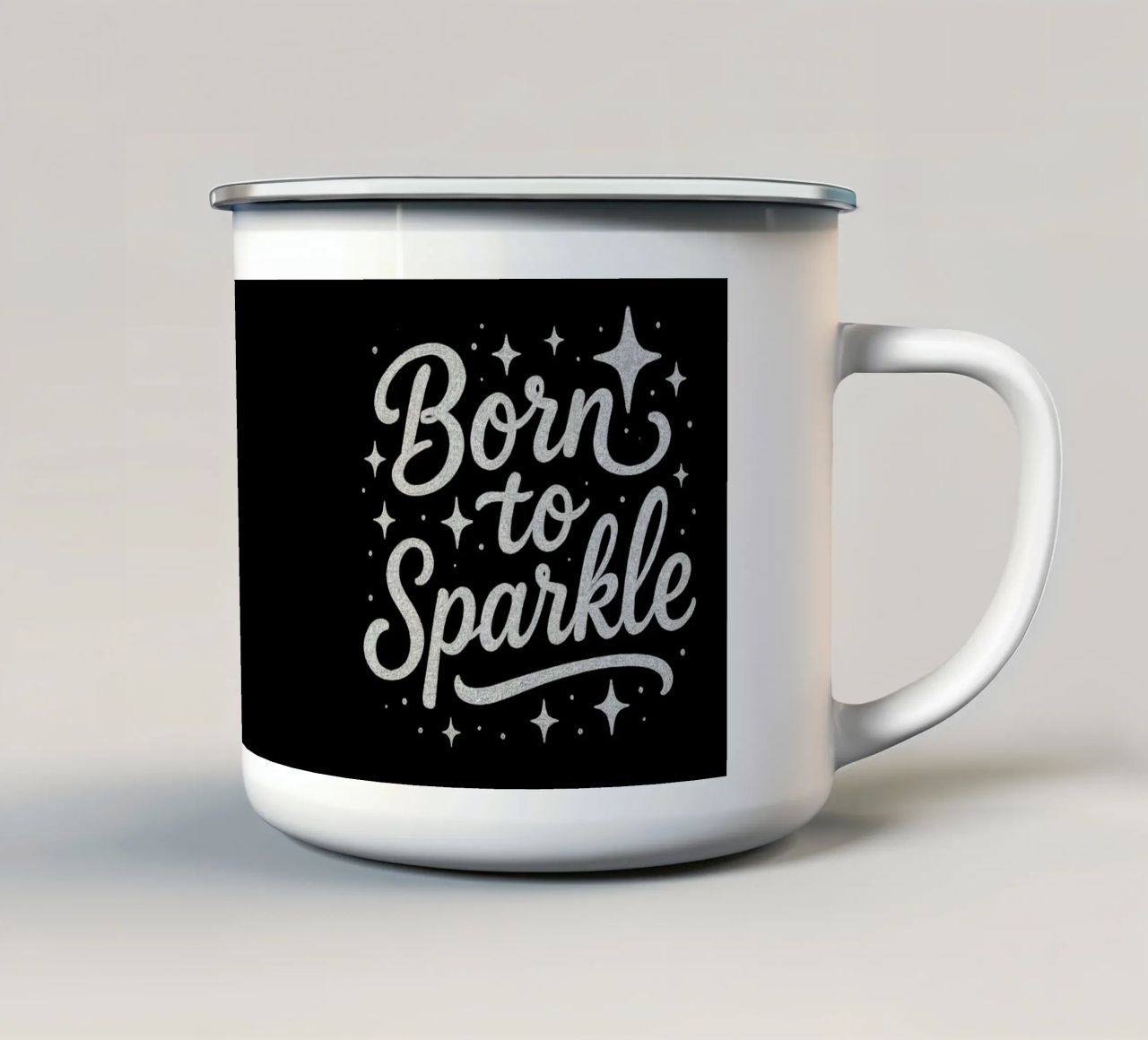 Messaggio "Born to sparkle" (nato per brillare) in lettere d'argento lucido tazza in smalto da DesignDoodle
