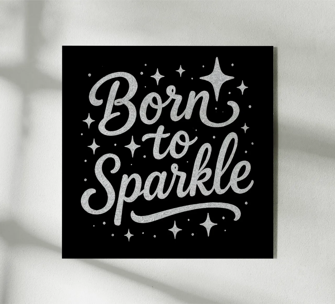 Messaggio "Born to sparkle" (nato per brillare) in lettere d'argento lucido plexiglass da DesignDoodle