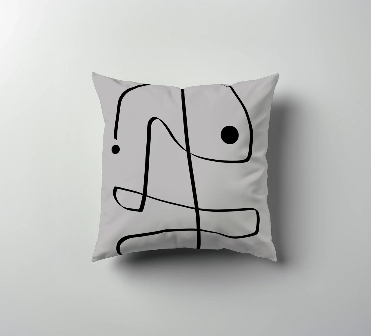 Figure with lines in taupe II cuscino da Imaginative