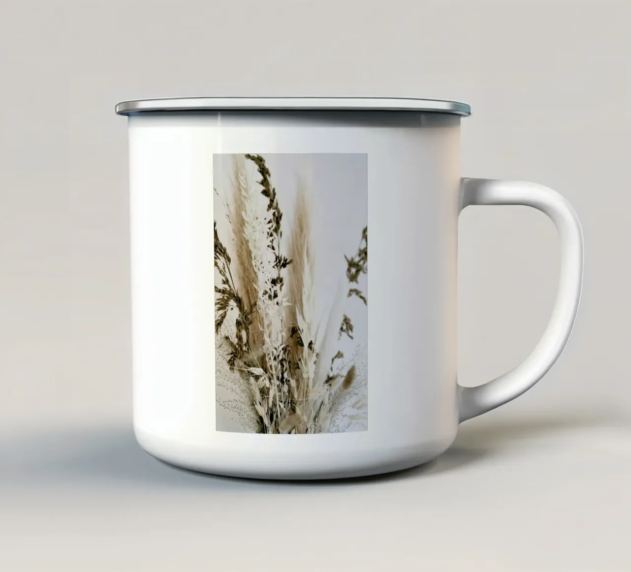 Decorative Bunch tazza in smalto da Sebastian Hilgetag