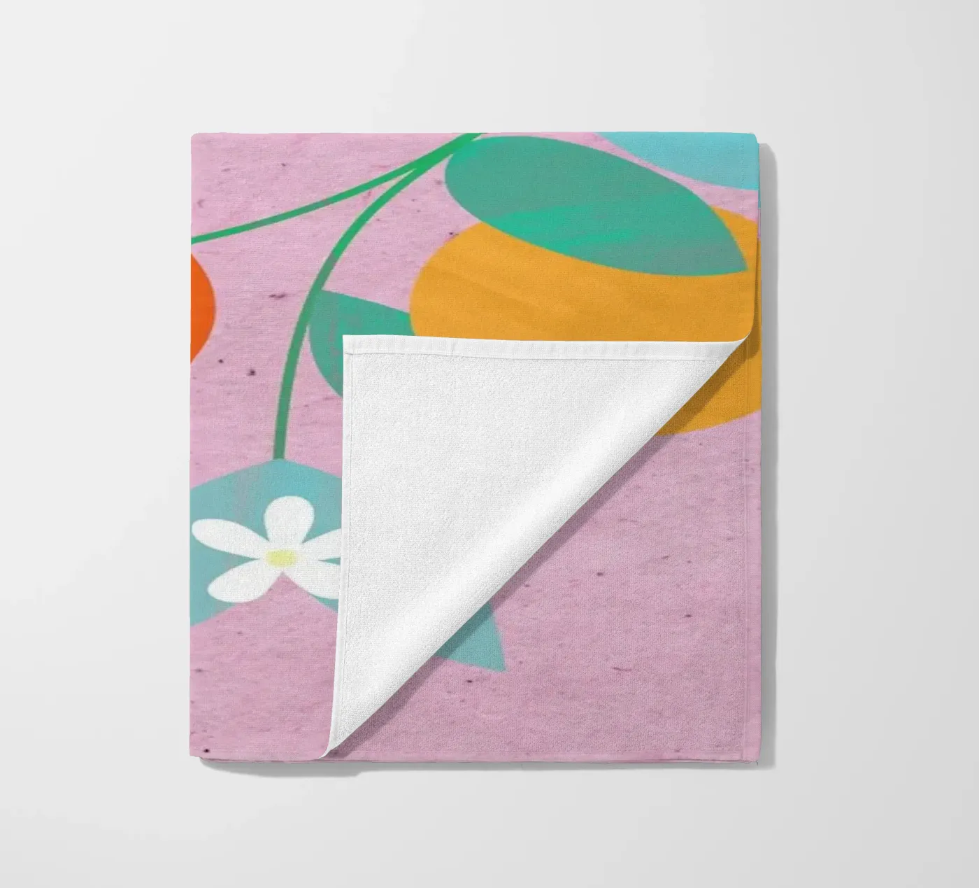 Oranges Bloom Strandtuch von PetrArts