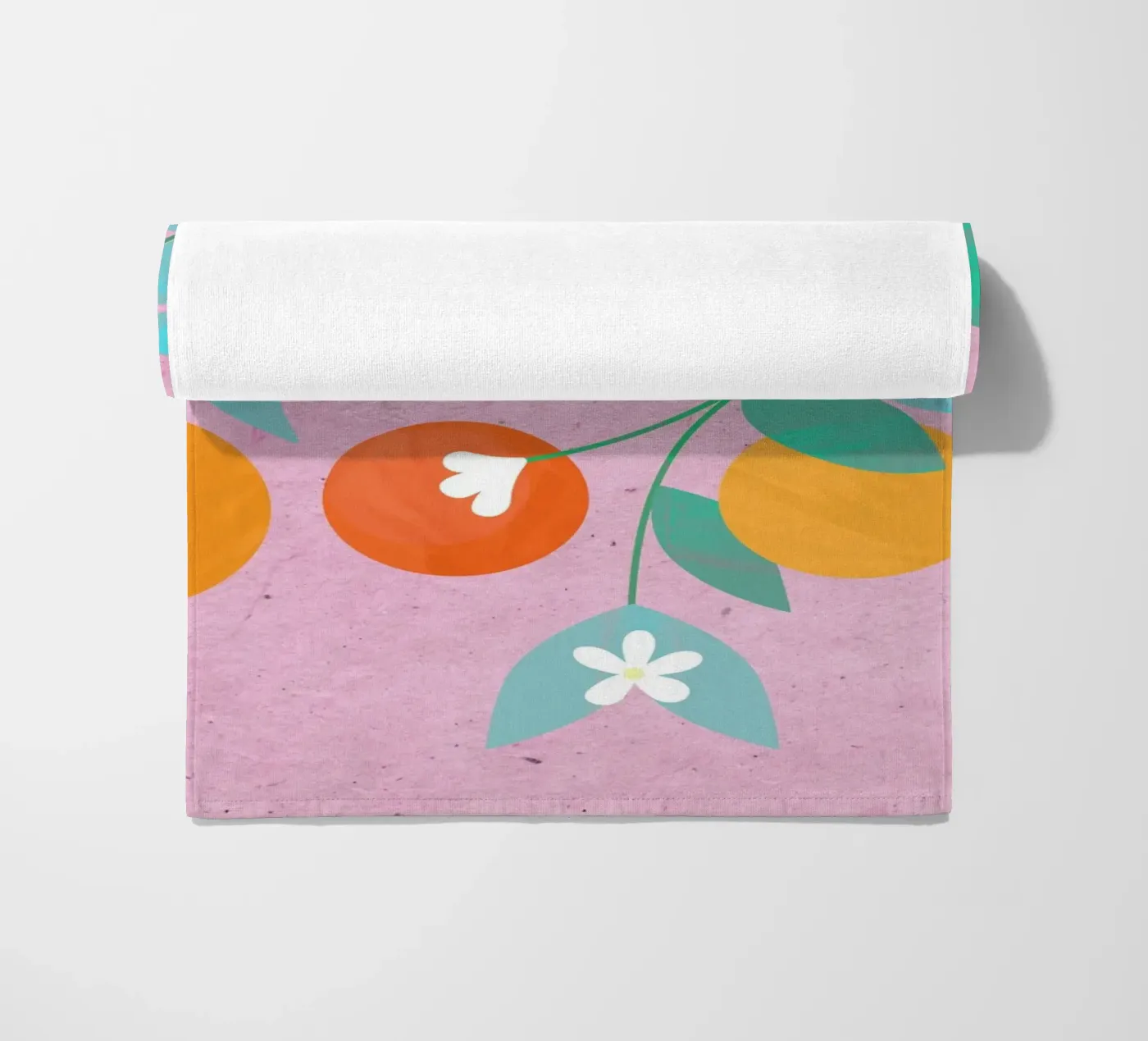Oranges Bloom Strandtuch von PetrArts