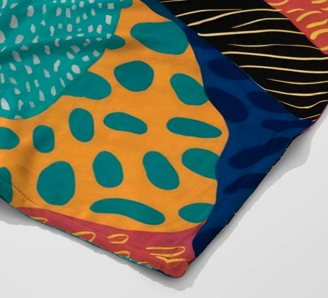 Scontro tra modelli notturni coperta in pile da Ember Stone