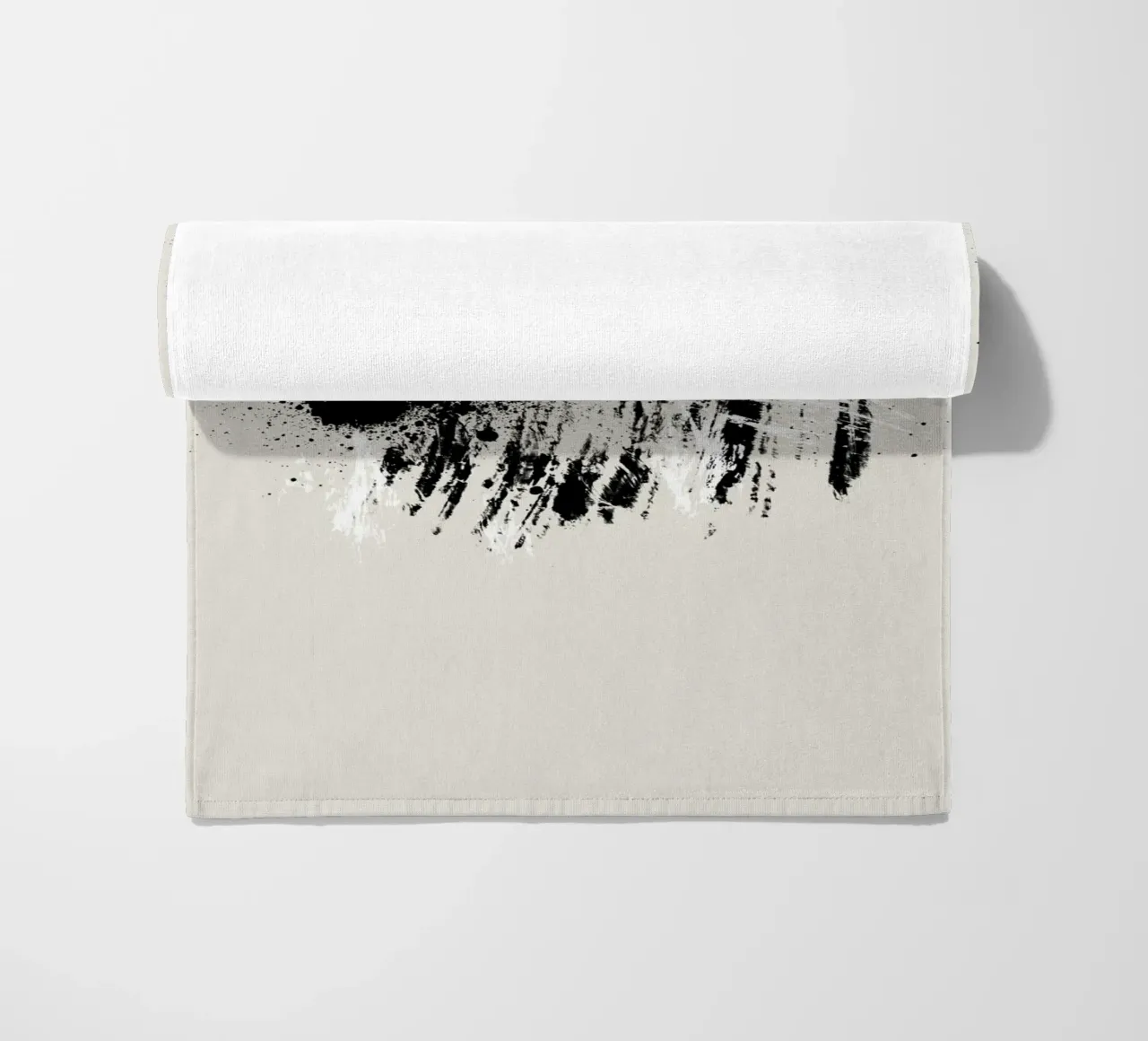 Paint splatters with shapes and lines in black and white telo mare da Imaginative