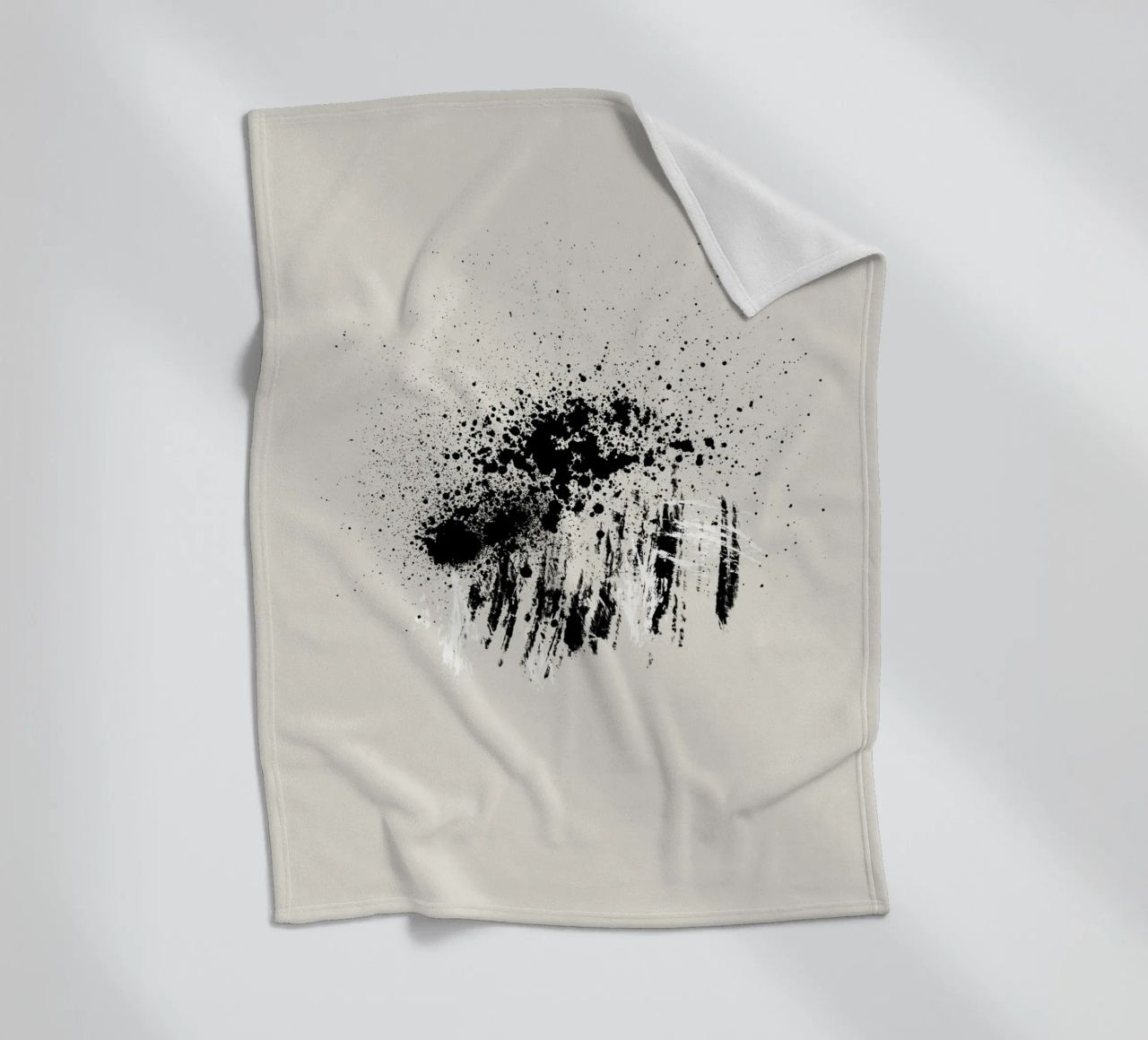 Paint splatters with shapes and lines in black and white coperta in pile da Imaginative