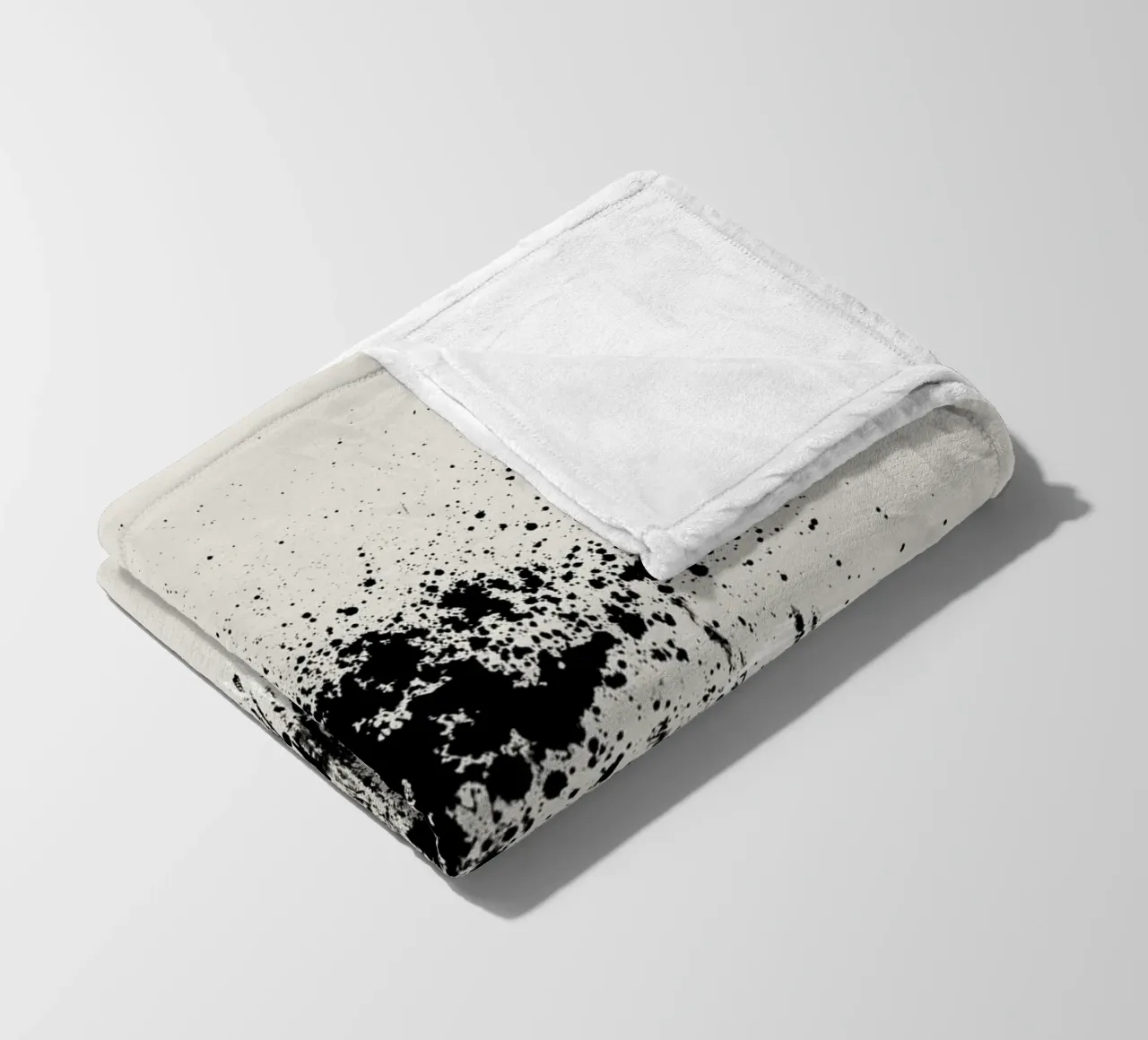 Paint splatters with shapes and lines in black and white Fleecedecke von Imaginative