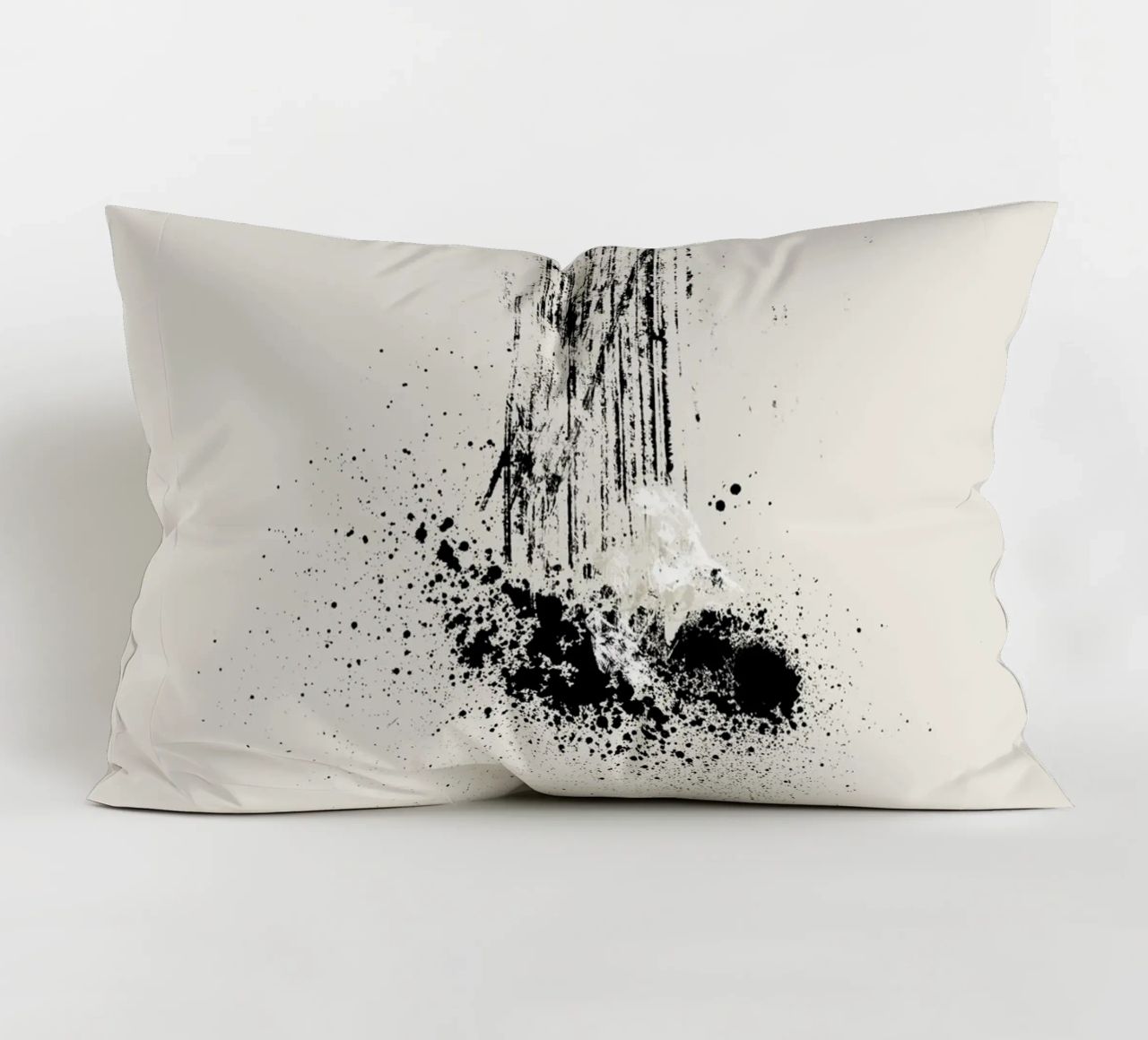 Modern and minimalist abstract with lines and paint splatter cuscino da Imaginative