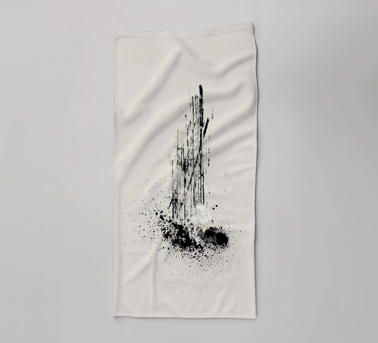 Modern and minimalist abstract with lines and paint splatter asciugamano da bagno da Imaginative
