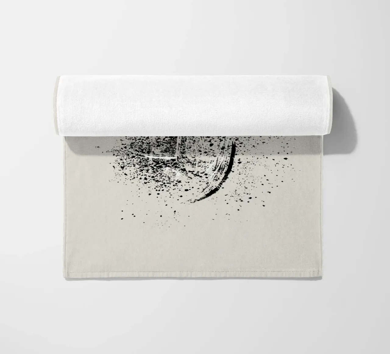 Paint splatters with white and black lines telo mare da Imaginative