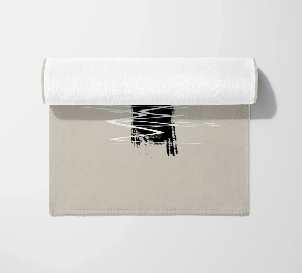 Modern abstract of lines and brush strokes in earth tones strandhanddoek van Imaginative