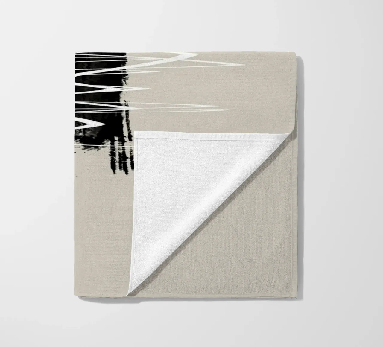 Modern abstract of lines and brush strokes in earth tones strandhanddoek van Imaginative
