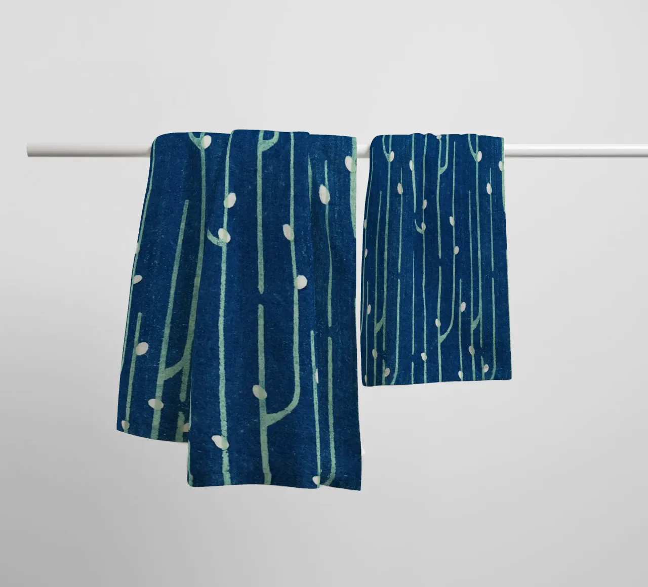 Vintage woodblock print of Japanese textile cacti asciugamano da bagno da vintageshop