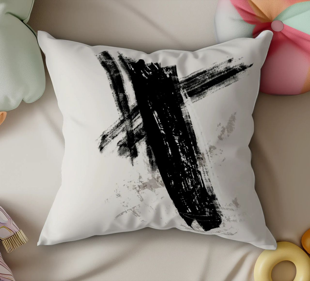Modern abstract with large black brush strokes cuscino da Imaginative