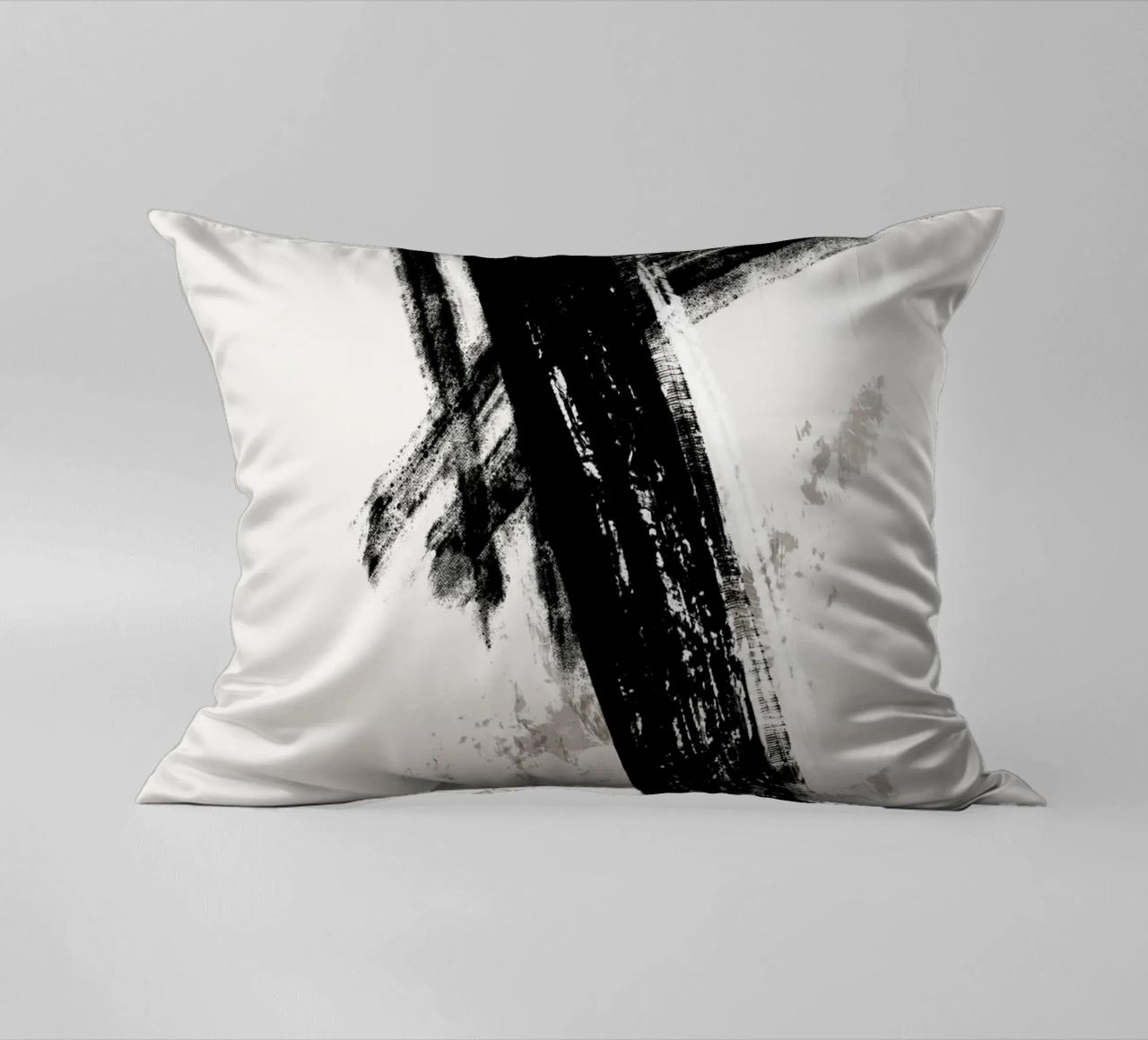 Modern abstract with large black brush strokes cuscino da Imaginative