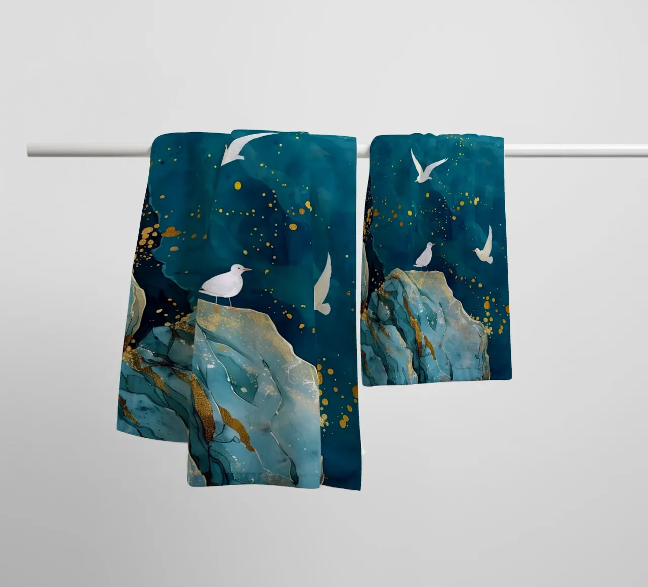 Zeemeeuwen en oceaan badhanddoek van Lionmixart