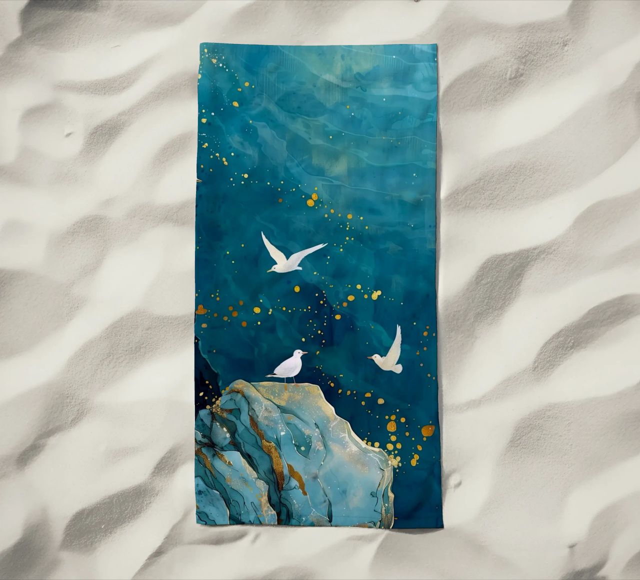 Zeemeeuwen en oceaan strandhanddoek van Lionmixart