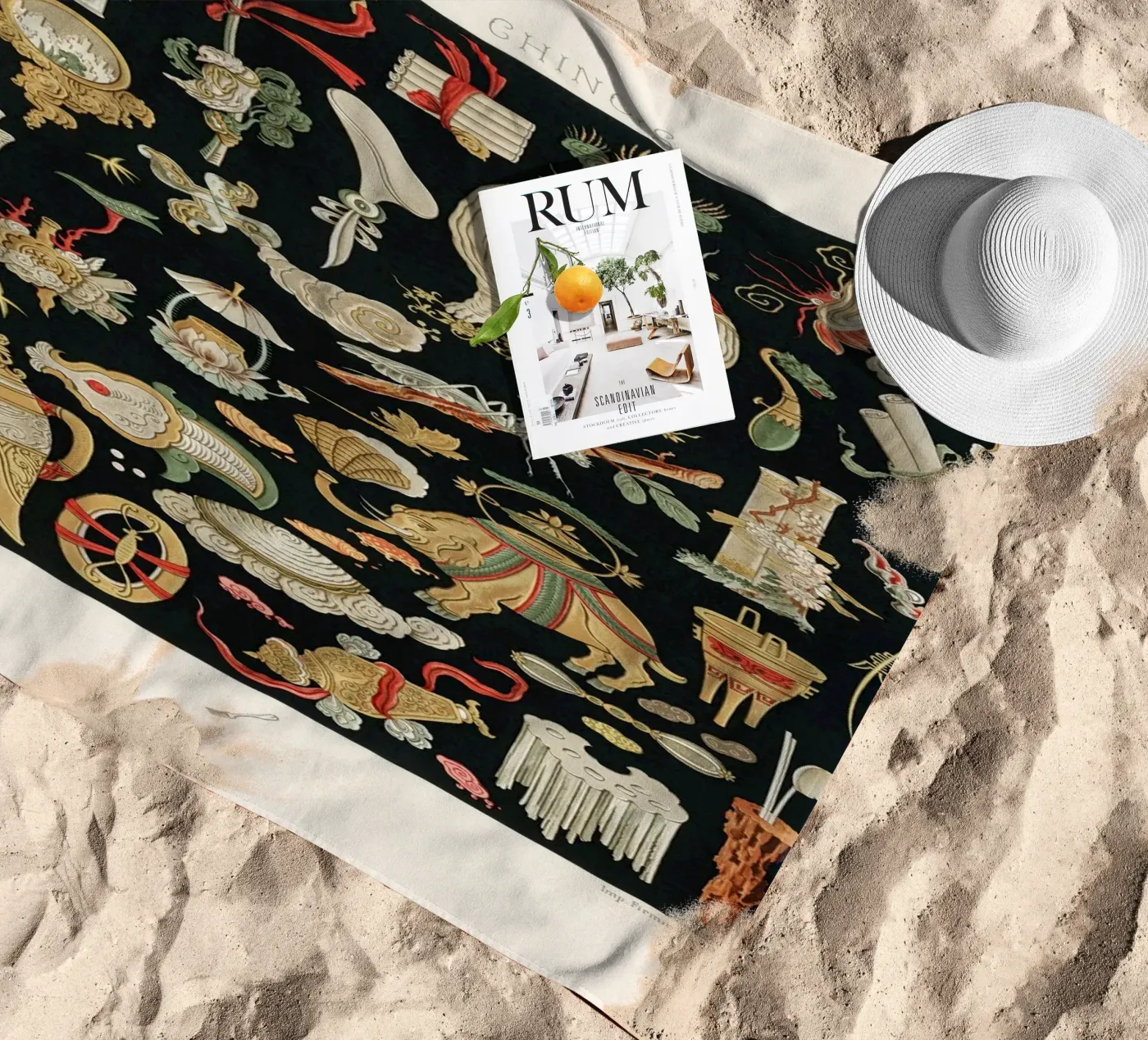 Chinese pattern elements strandhanddoek van vintageshop