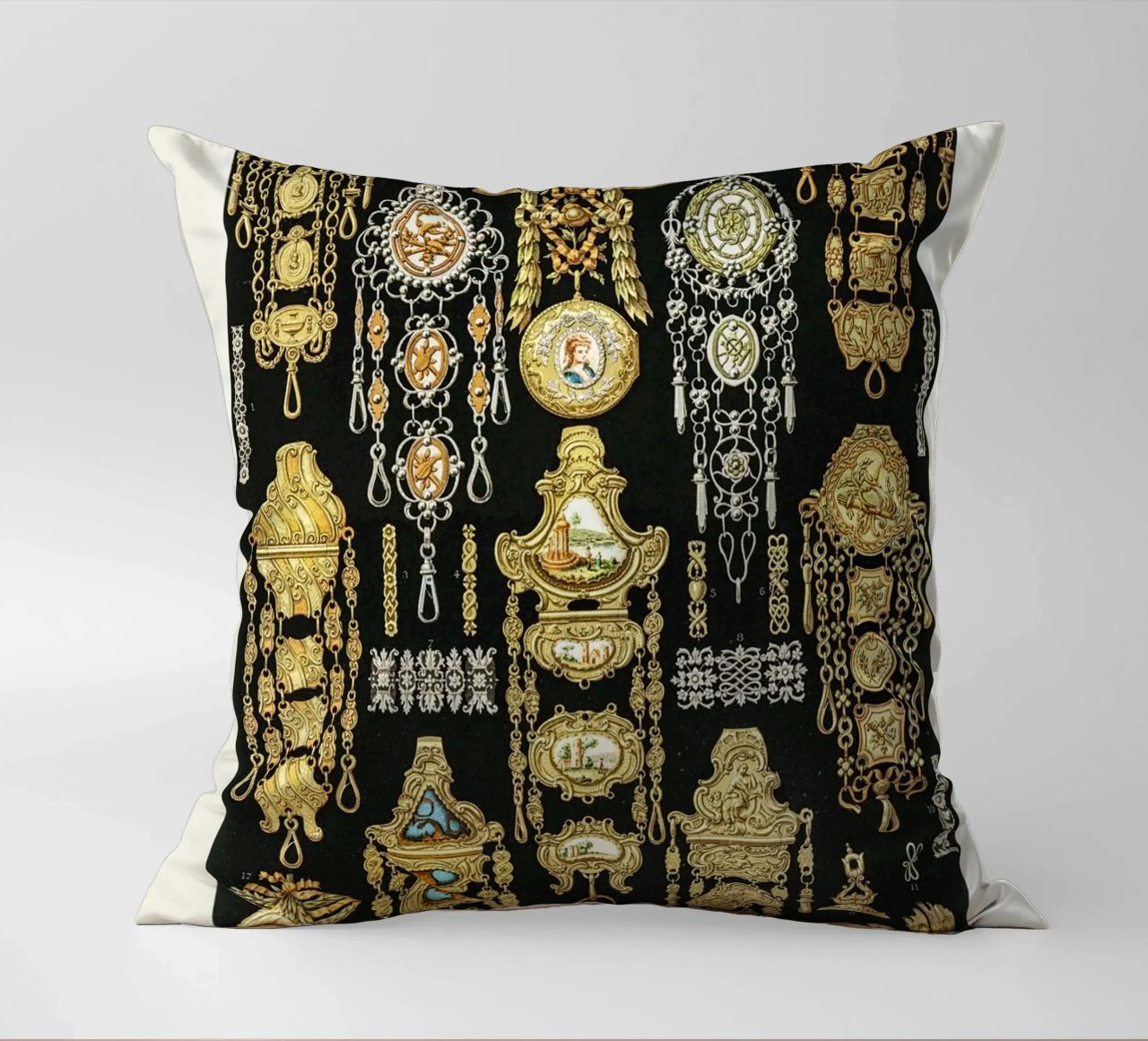 17th and 18th Century pattern. coussin de vintageshop