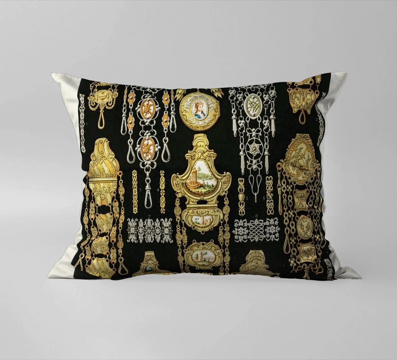 17th and 18th Century pattern. coussin de vintageshop