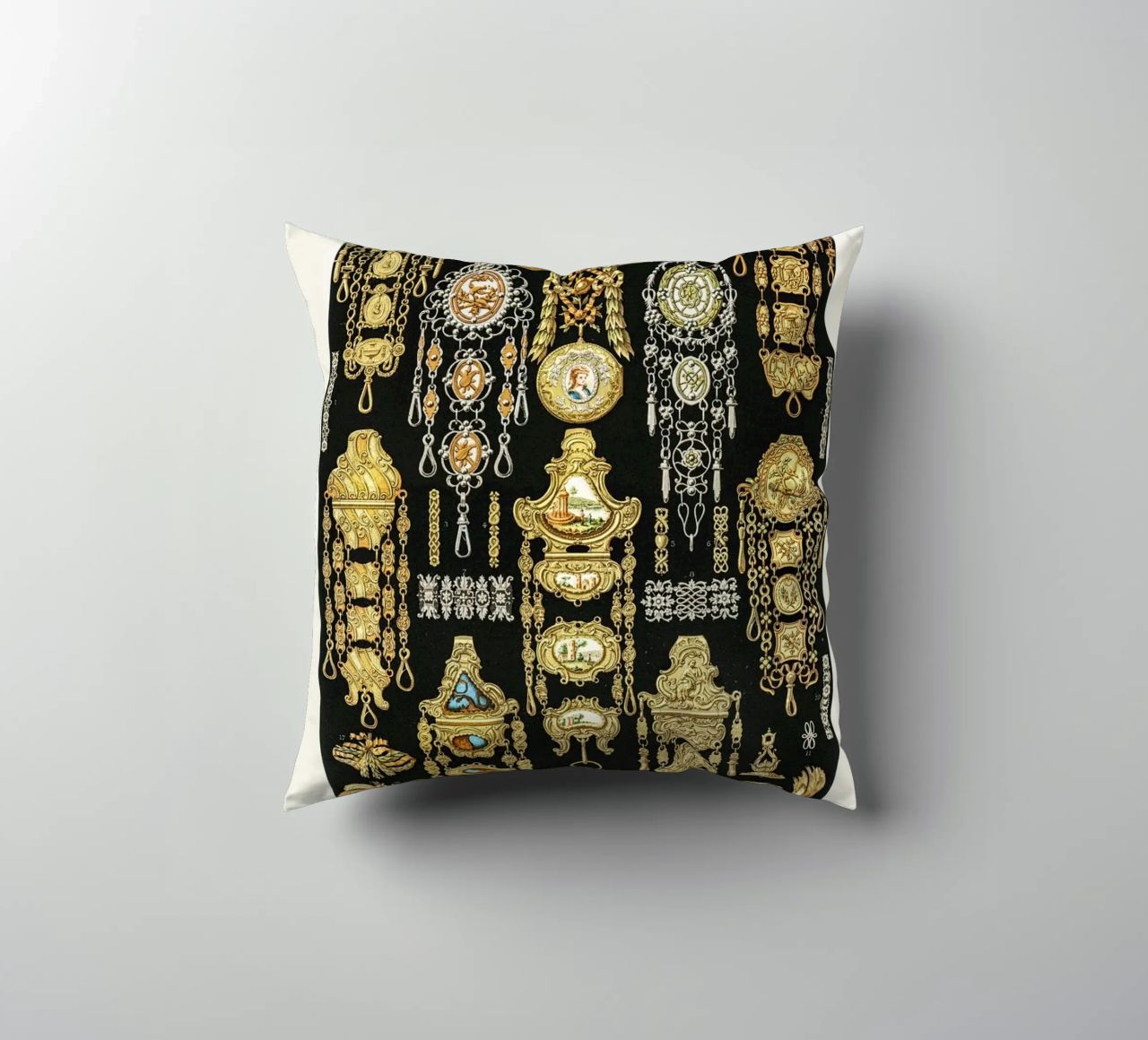 17th and 18th Century pattern. coussin de vintageshop