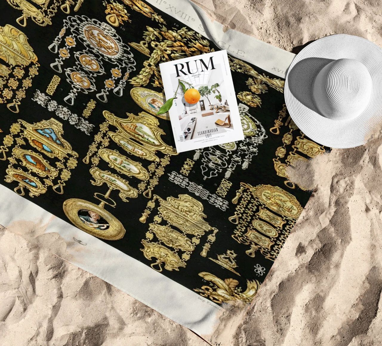17th and 18th Century pattern. serviette de plage de vintageshop