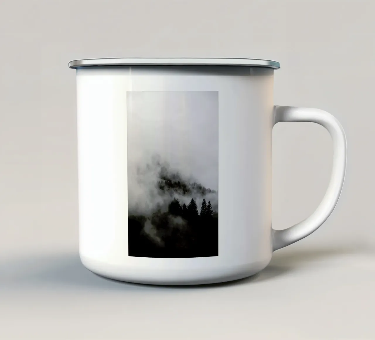 Black Foggy Forests tazza in smalto da Studio Nahili
