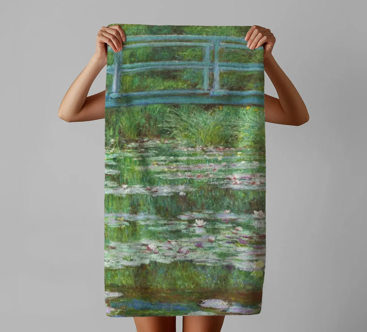 La passerella giapponese di Claude Monet asciugamano da bagno da Monet Art Prints
