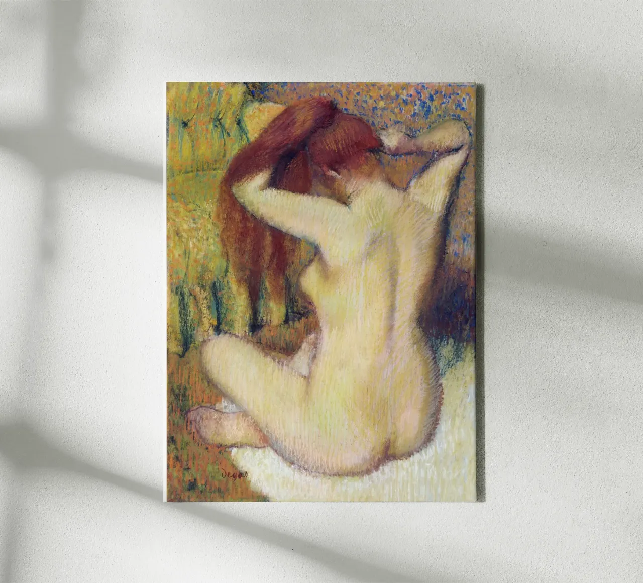 Frau kämmt ihr Haar von Edgar Degas Leinwand mit Schattenfugenrahmen von Venus Art