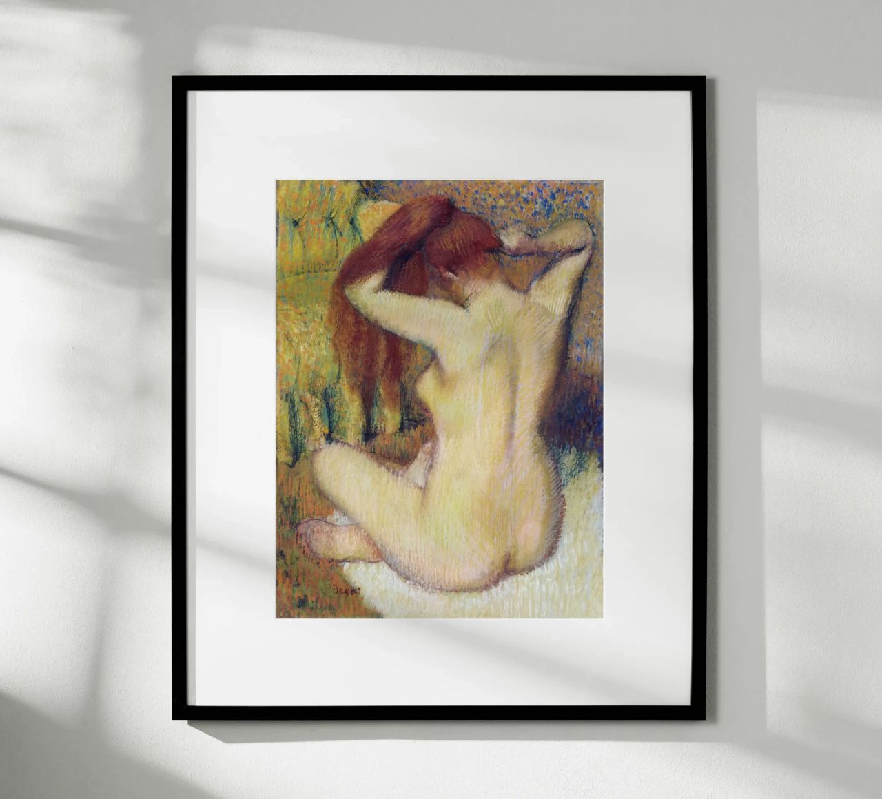 Frau kämmt ihr Haar von Edgar Degas Poster von Venus Art