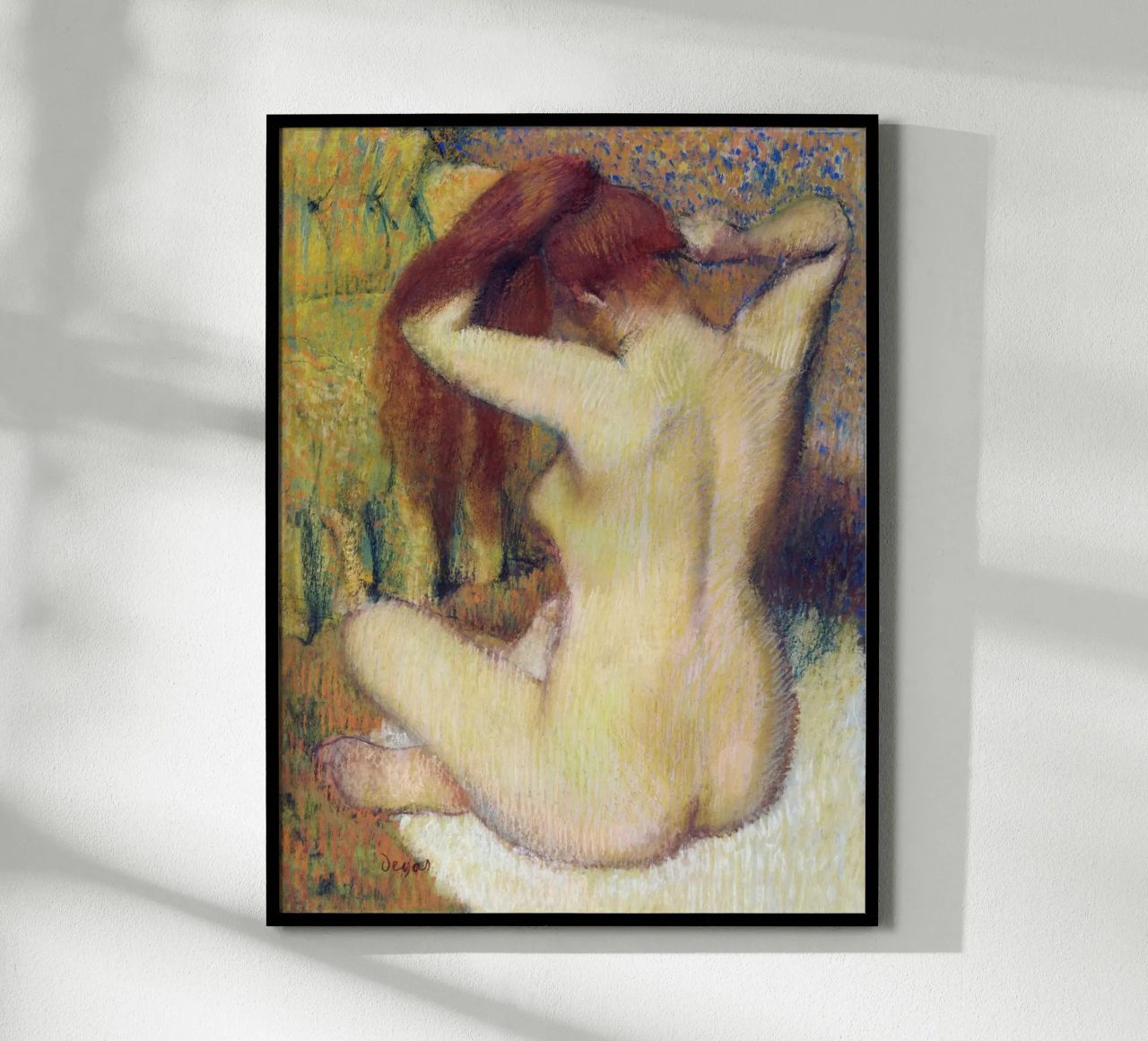 Frau kämmt ihr Haar von Edgar Degas Poster von Venus Art