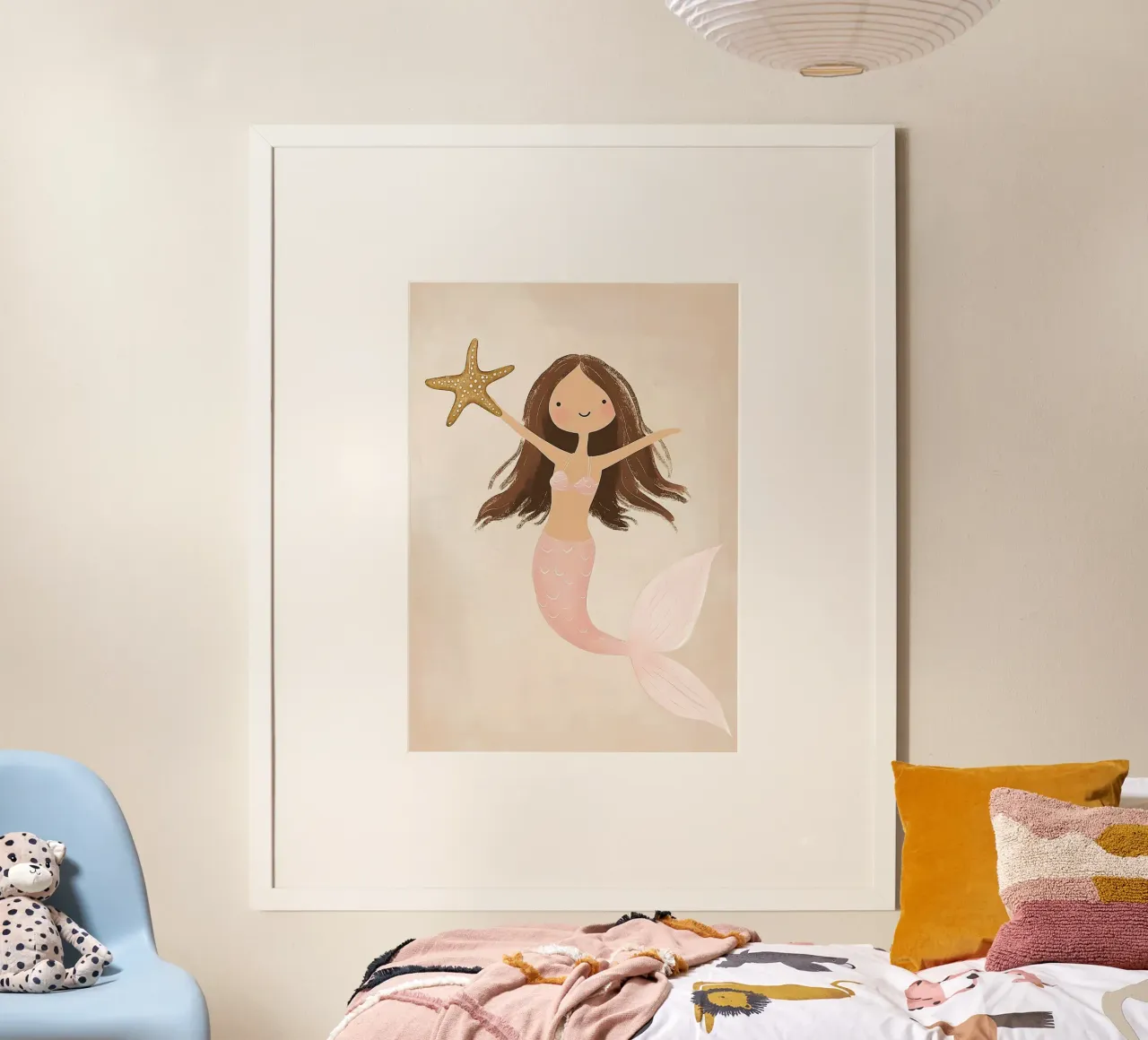 Stampa di una simpatica sirena, decorazione della stanza dei giochi, arte murale della nursery poster con telaio in plastica da Little Lola