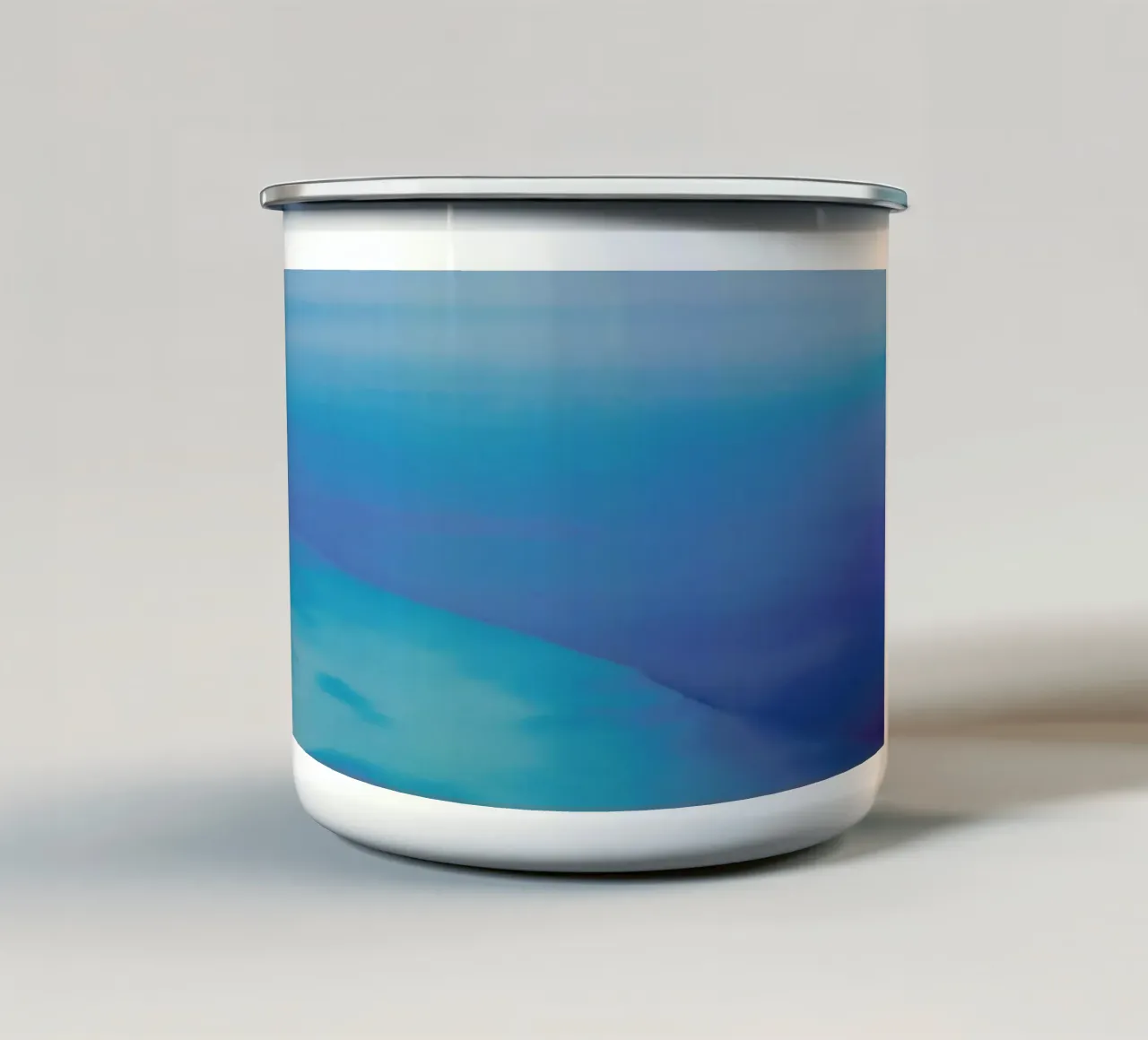 The Dead Sea tazza in smalto da Tal Paz-Fridman