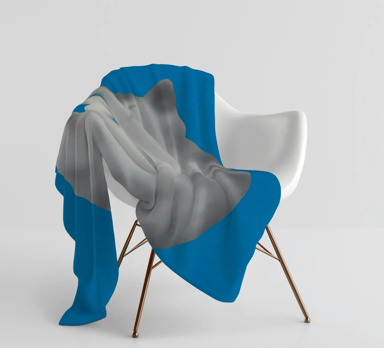 Ritratto di gatto in argento coperta in pile da Little Dean