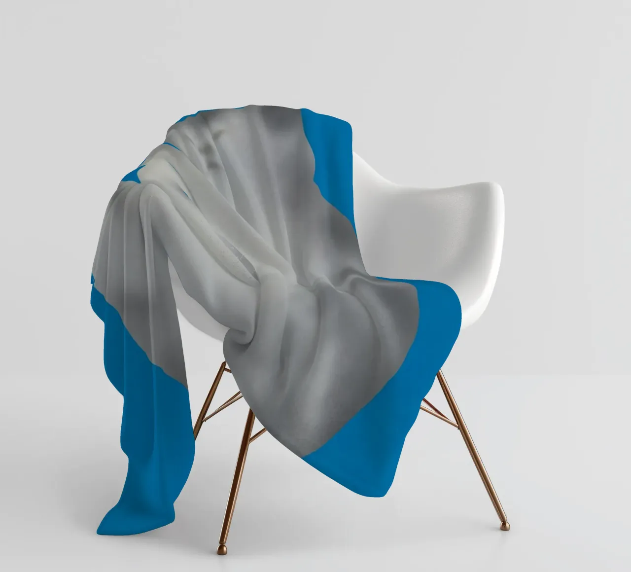 Ritratto di gatto in argento coperta in pile da Little Dean