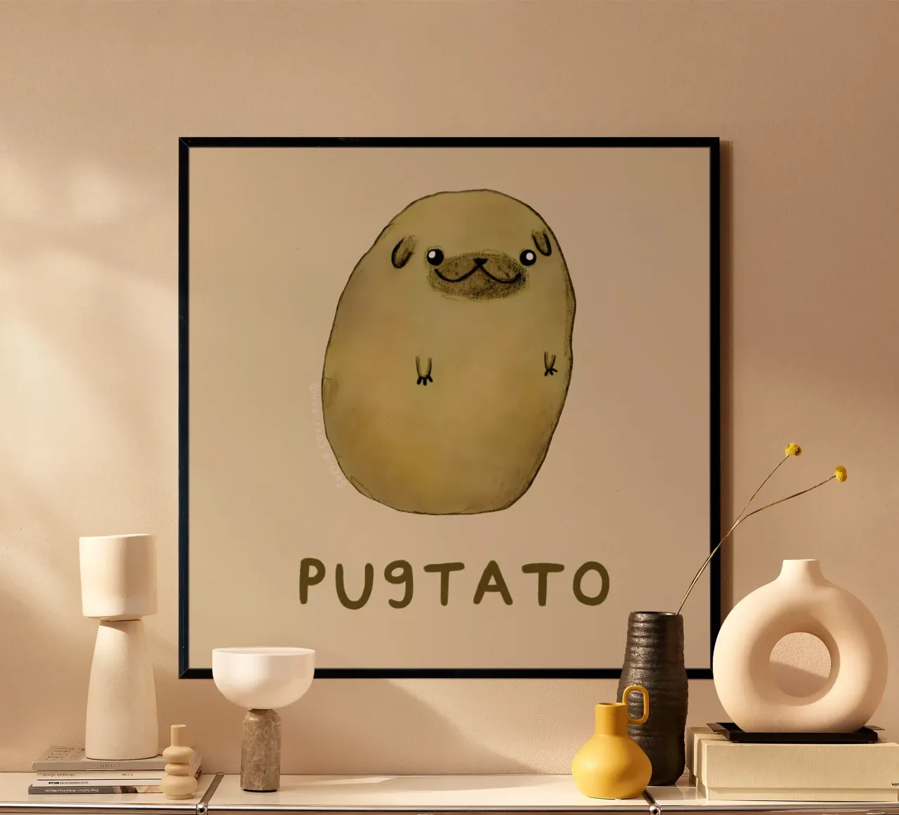 Pugtato poster con telaio in plastica da Sophie Corrigan