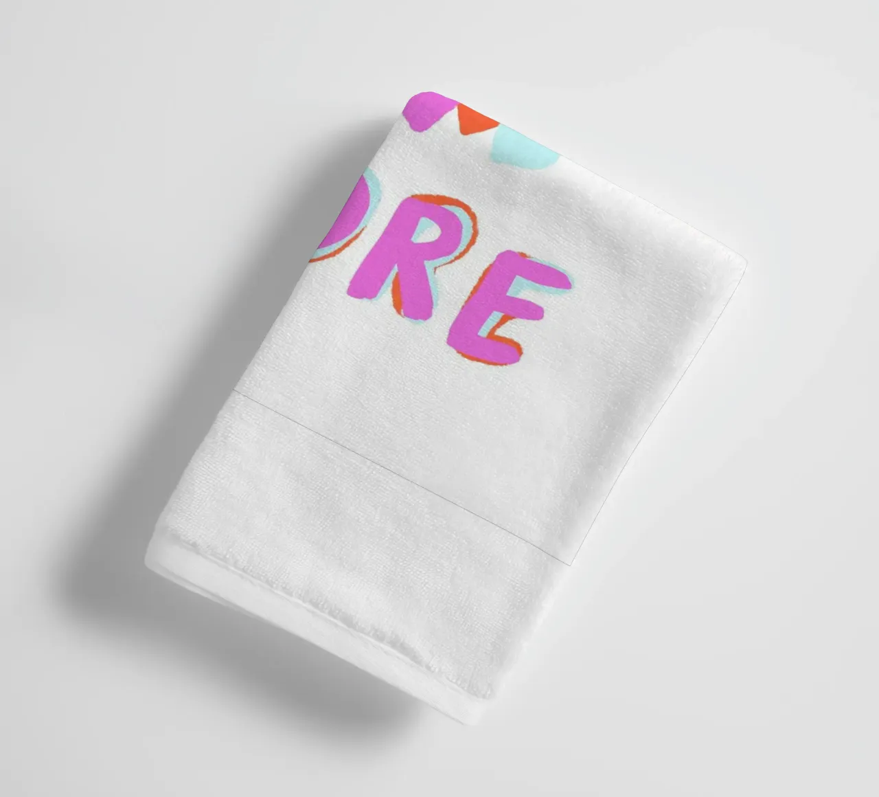 Più abbracci per favore asciugamano da bagno da Carinaprint