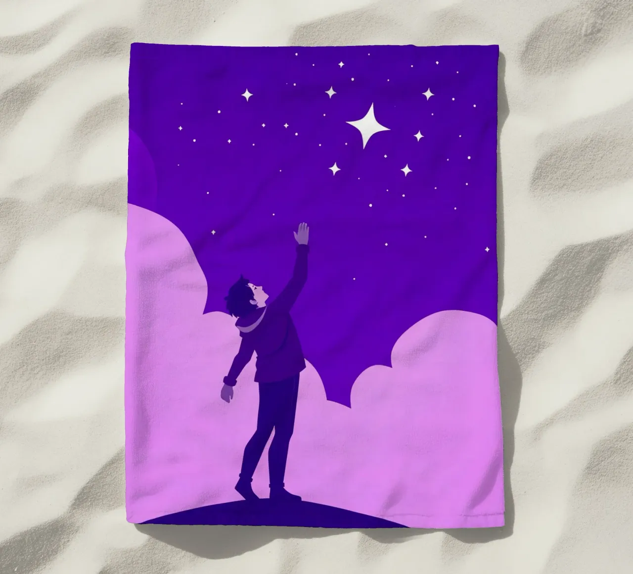 garçon cherchant les étoiles dans un ciel nocturne créatif serviette de plage de DesignDoodle