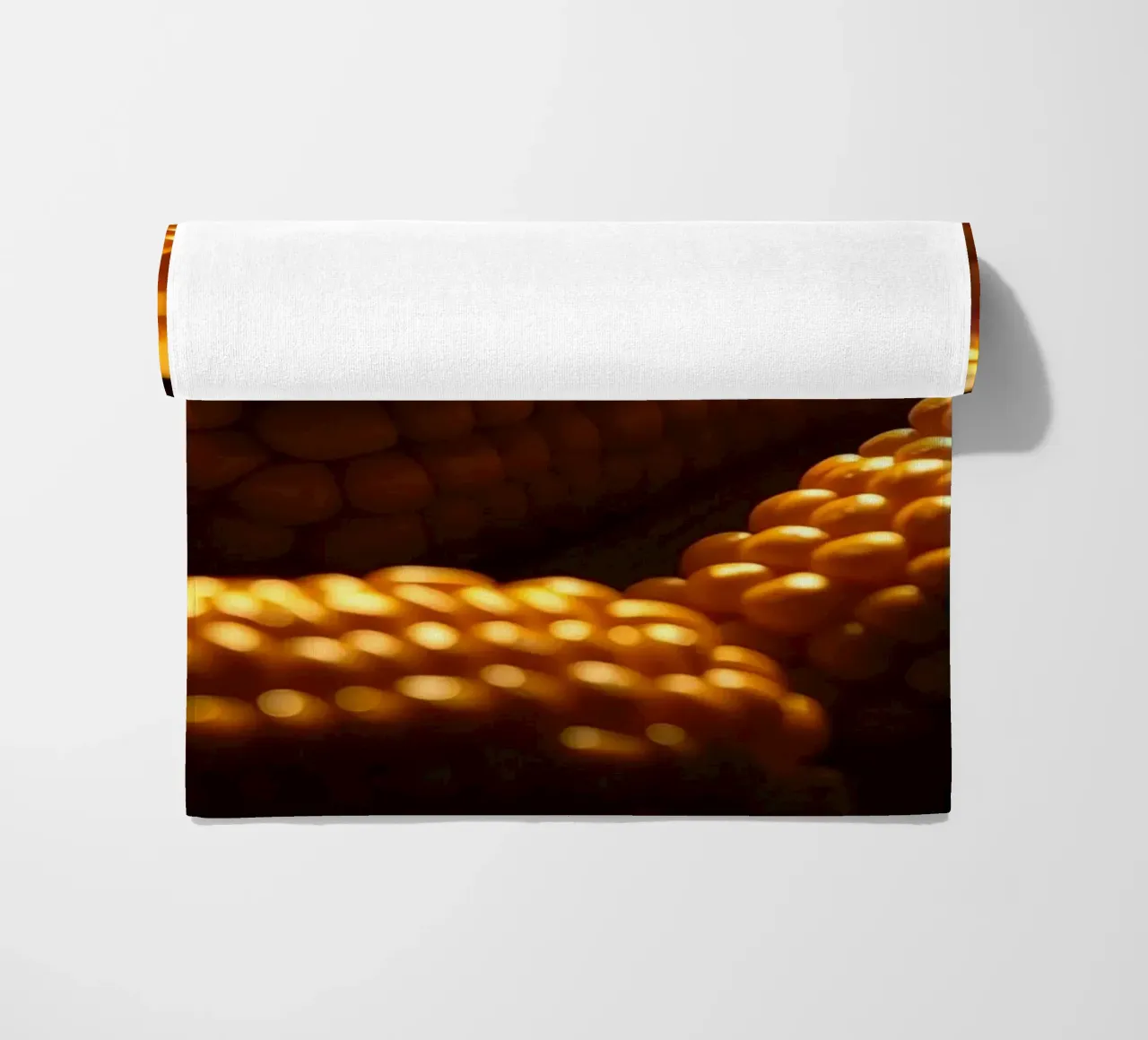 Spighe dorate esposte in un ambiente rustico telo mare da DesignDoodle