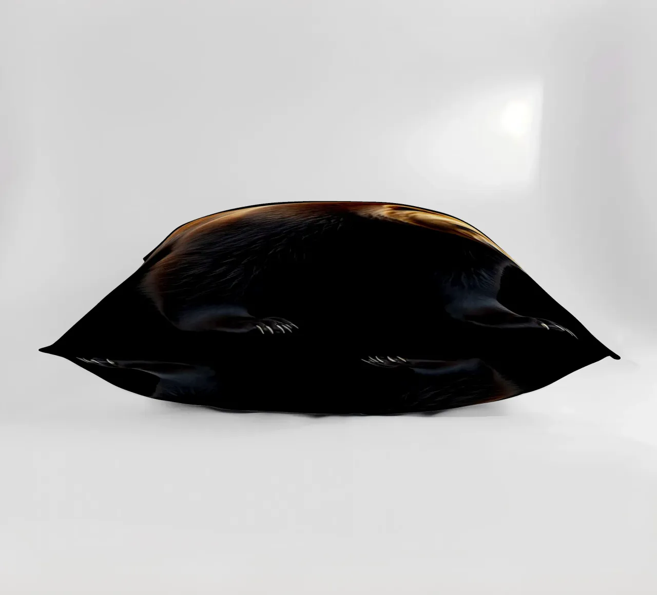 orso bruno in piedi a quattro zampe su sfondo nero cuscino da DesignDoodle