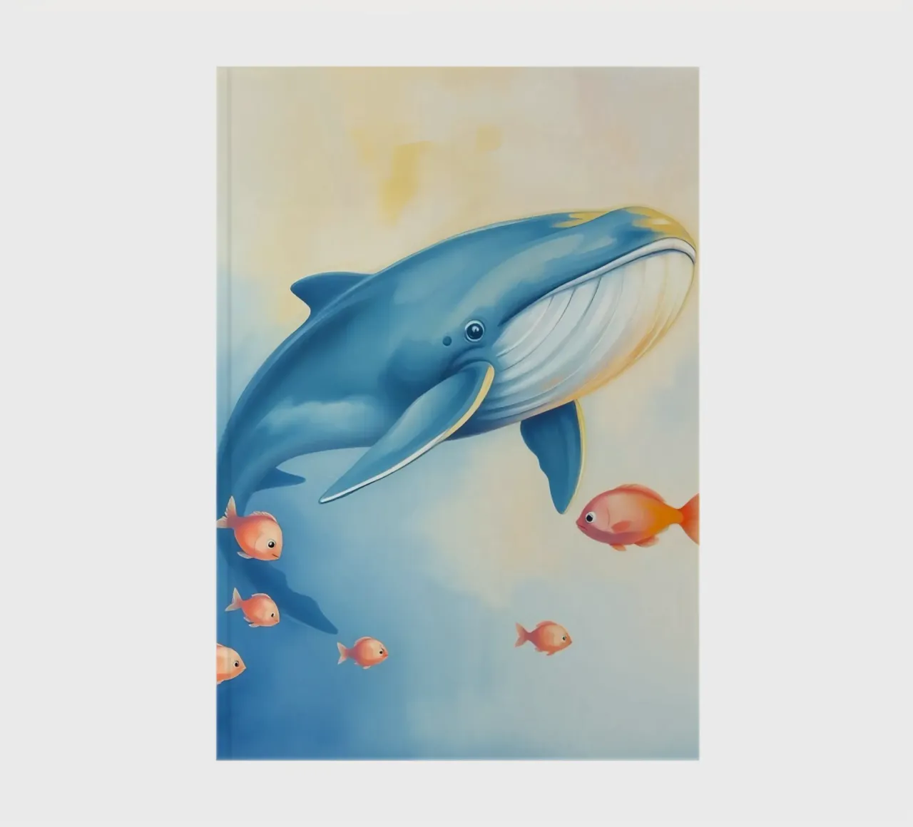 Baleine nageant avec de petits poissons orange dans une eau douce. carnet de notes de DesignDoodle