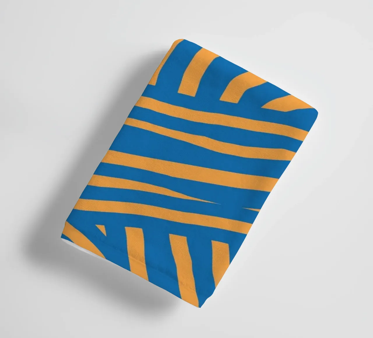 Striscia blu e arancione asciugamano da bagno da Little Dean