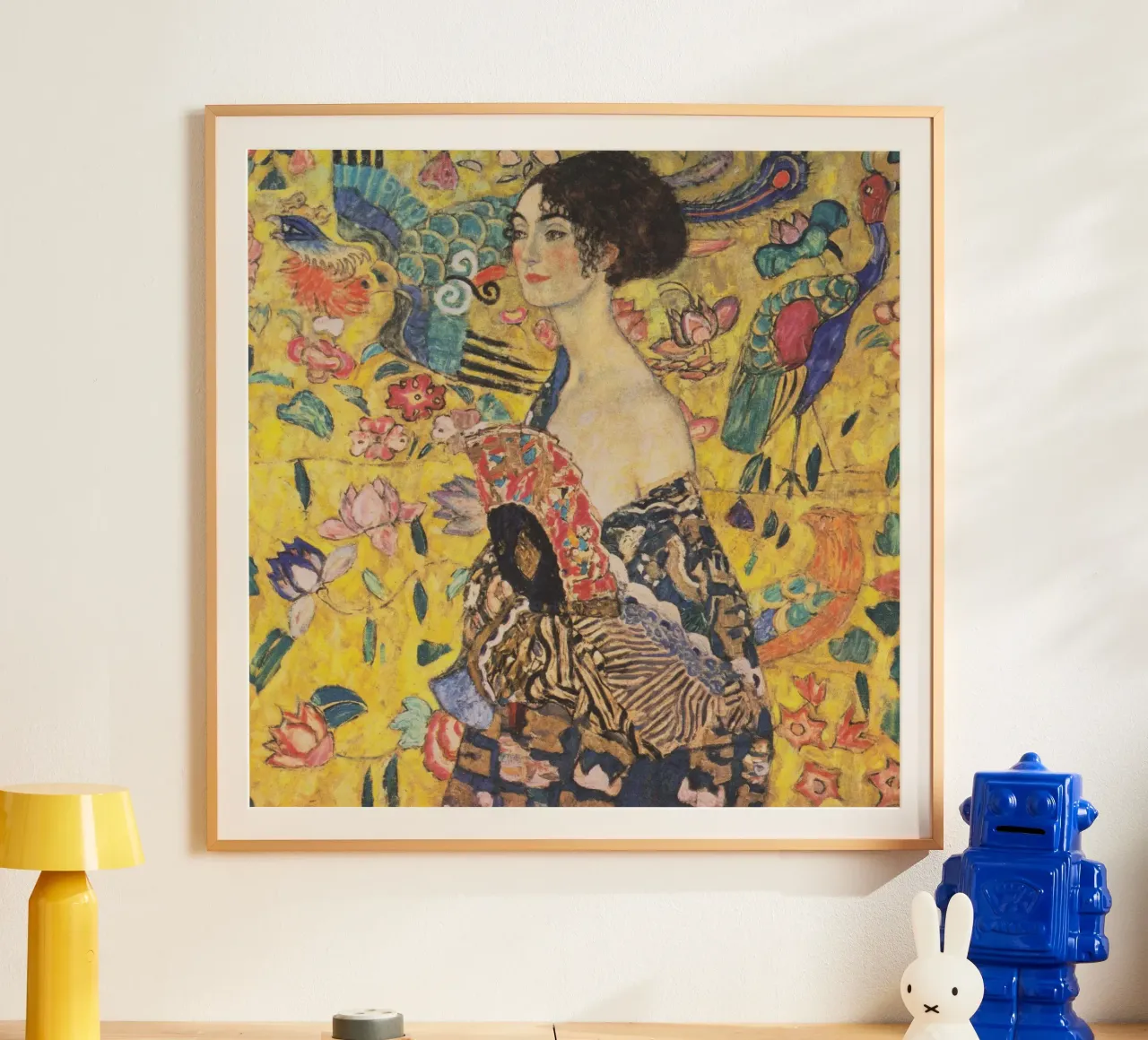 Signora con ventaglio poster con telaio in alluminio da D1 Shop