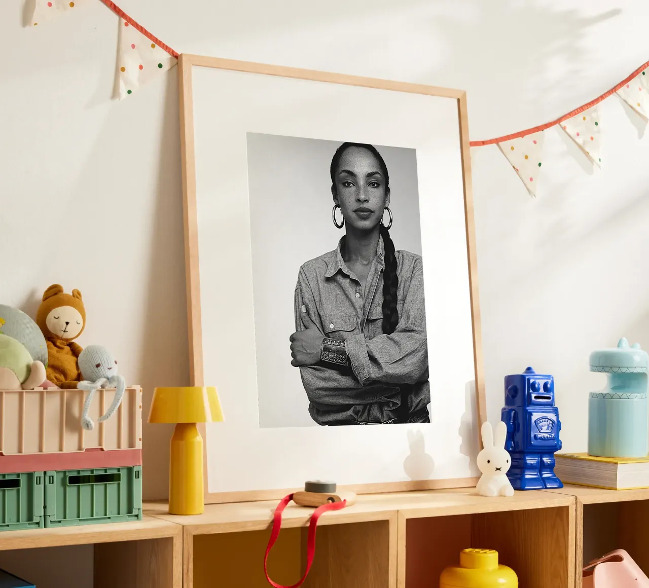 SADE Music poster con telaio in plastica da Attaboy Dsgn