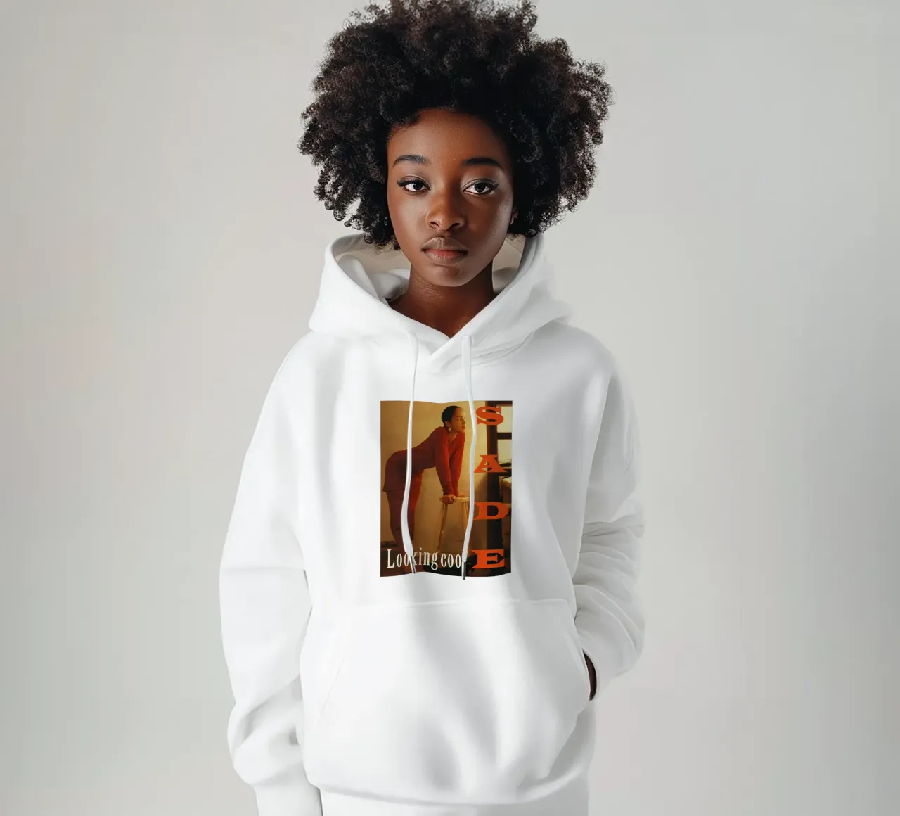 Sade Iconic Style felpa con cappuccio da Attaboy Dsgn